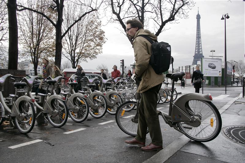PARIS-VELO