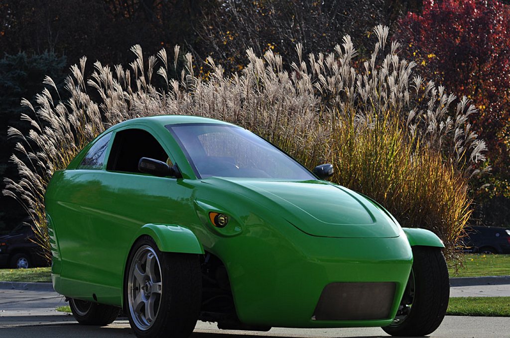 Либо машина. Elio Motors трехколесный автомобиль. Elio трицикл. Авто на трех колесах. 3 Колесная машина.