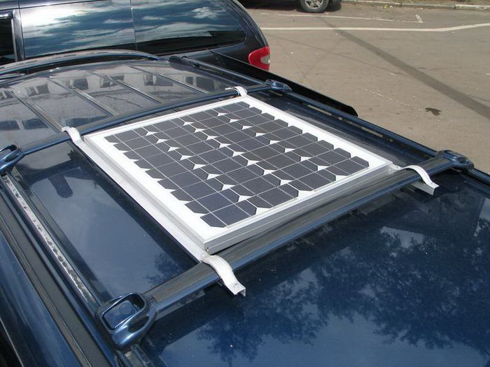 В чем разница между солнечной батареей и автомобильным аккумулятором?